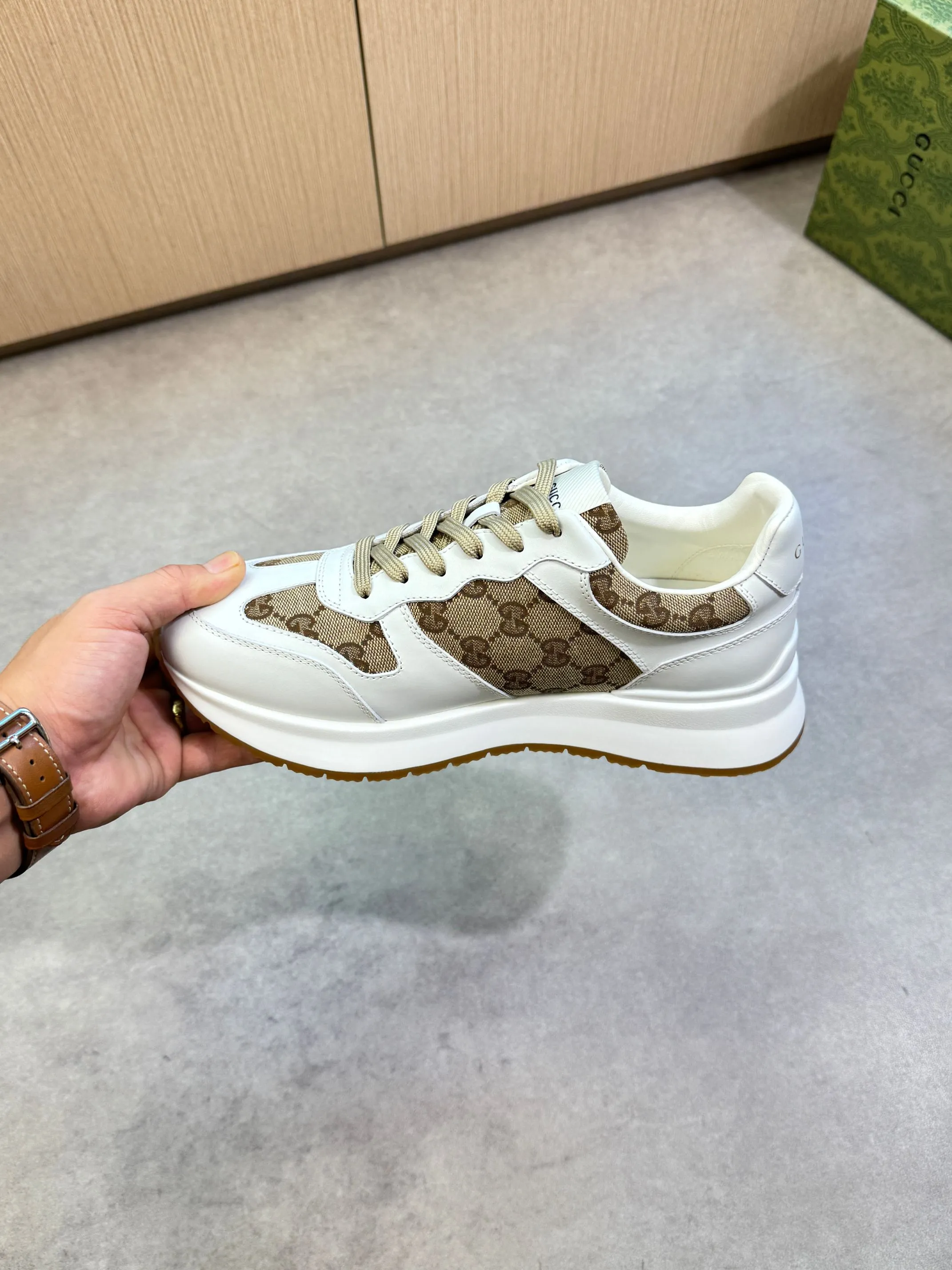 Men's shoes 💰800 [Gucci] Gucci - High-end quality original single casual sports shoes - Upper: 🔝 Nappa calfskin, brand totem cloth, tongue cloth label, heel silk screen brand LOGO - Lining: water-dyed cowhide - Outsole: ultra-light T men's shoes 💰U·Rubber; two-color molded outsole -Super high quality control·Fine workmanship: highlighted (high-end·luxury·grade) -Size :38-44 (45, can be customized)·GC0372